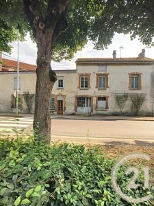 Bar Sur Aube, Champagne-Ardenne 10200, Francia