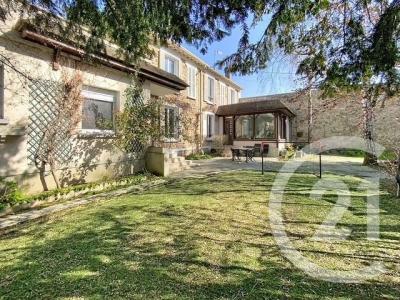 Melun, Île-de-France 77000, France