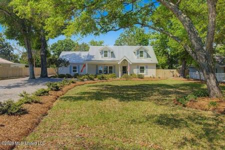 1589 E Second Street, Pass Christian, Mississippi 39571, États-Unis