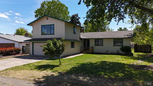 3173 St. Francis Drive, Lakeport, Califórnia 95453, Estados Unidos