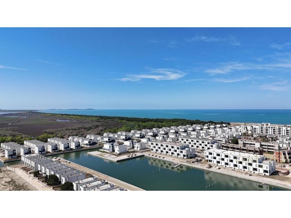 Gjiri I Lalzit, Durrës, אלבניה