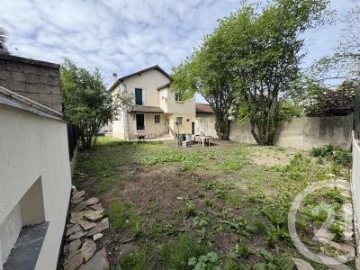 Stains, Île-de-France 93240, France