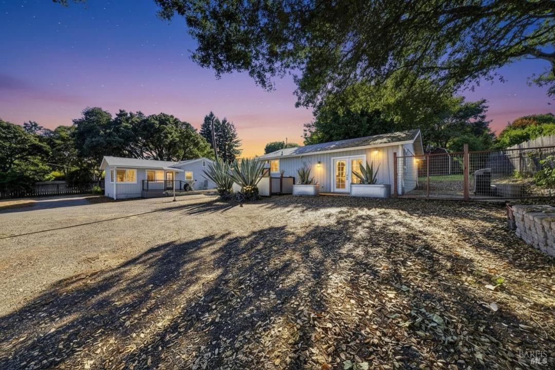 8813 Petaluma Hill Rd, Penngrove, California 94951, Stati Uniti