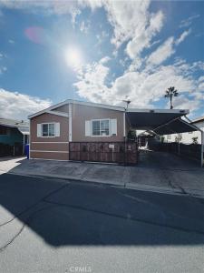 3825 Crestmore Rd. #414, Riverside, Kaliforniya 92509, Amerika Birleşik Devletleri