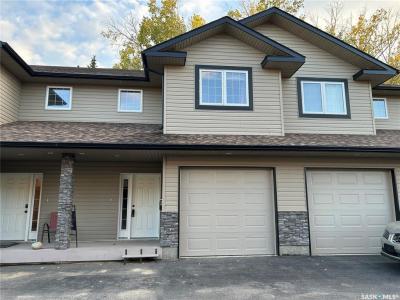 33 WOOD LILY DRIVE, Moose Jaw, Saskatchewan S6J 1B4, Canada