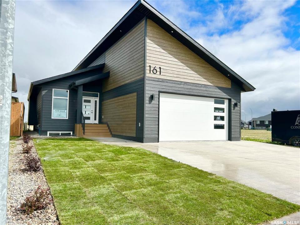 161 DELAET DRIVE, Weyburn, Saskatchewan S4H 3B9, Canada