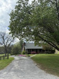 918 Country Lane, Walland, Tennessee 37886, USA