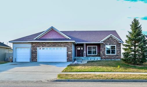 1716 27th Ave NW, Minot, ND 58703, USA