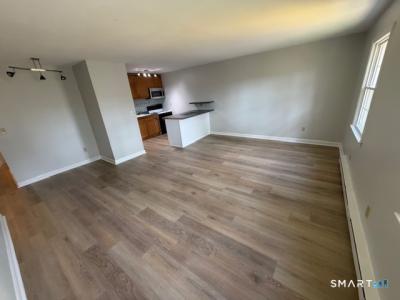 239 Old Farms Road, Unit # 16D, Avon, 康乃迪克州 06001, 美國