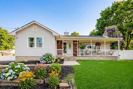 1932 11th Avenue, Toms River, New Jersey 08757, USA