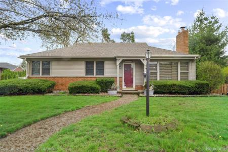 22740 Hollander Street, Dearborn, Michigan 48128, États-Unis