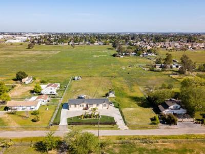 8617 Carlisle Avenue, Sacramento, California 95828, USA