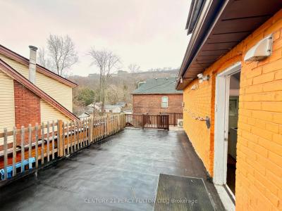 108 CUMBERLAND AVENUE, Hamilton, Ontario L8M 1Z3, Canada