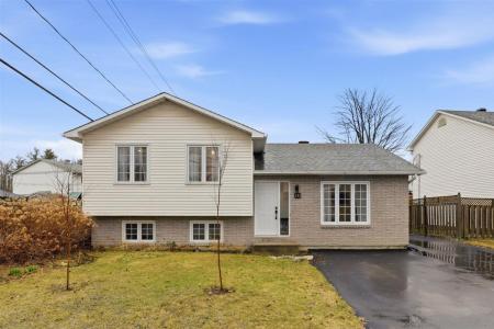 152  Rue du Mont-Fleuri, Gatineau (Gatineau), 魁北克省 J8R 1W5, 加拿大