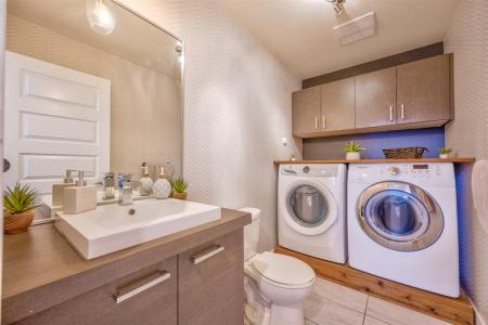 12515  Rue Jean-Baptiste-Normand, Mirabel, كيبيك J7N 0M8, كندا 