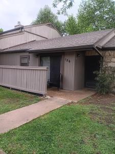 1965 West Lane, Kerrville, Texas 78028, USA