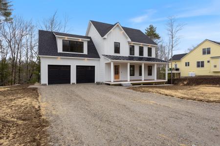 60 Woodbrey Lane, Standish, Maine 04084, USA