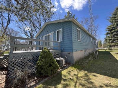 2406 Oak, Pinconning, Michigan 48650, États-Unis