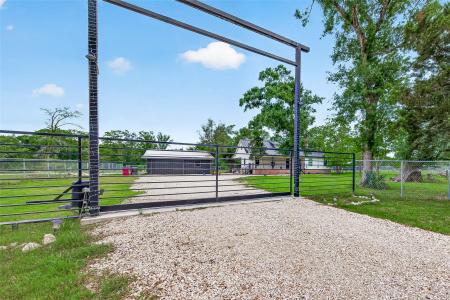 803 county road 772 , Damon, Texas 770430, USA