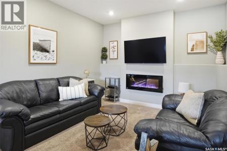 127 SCHUMACHER BAY, Saskatoon, ساسكاتشوان S7V 0H7, كندا 