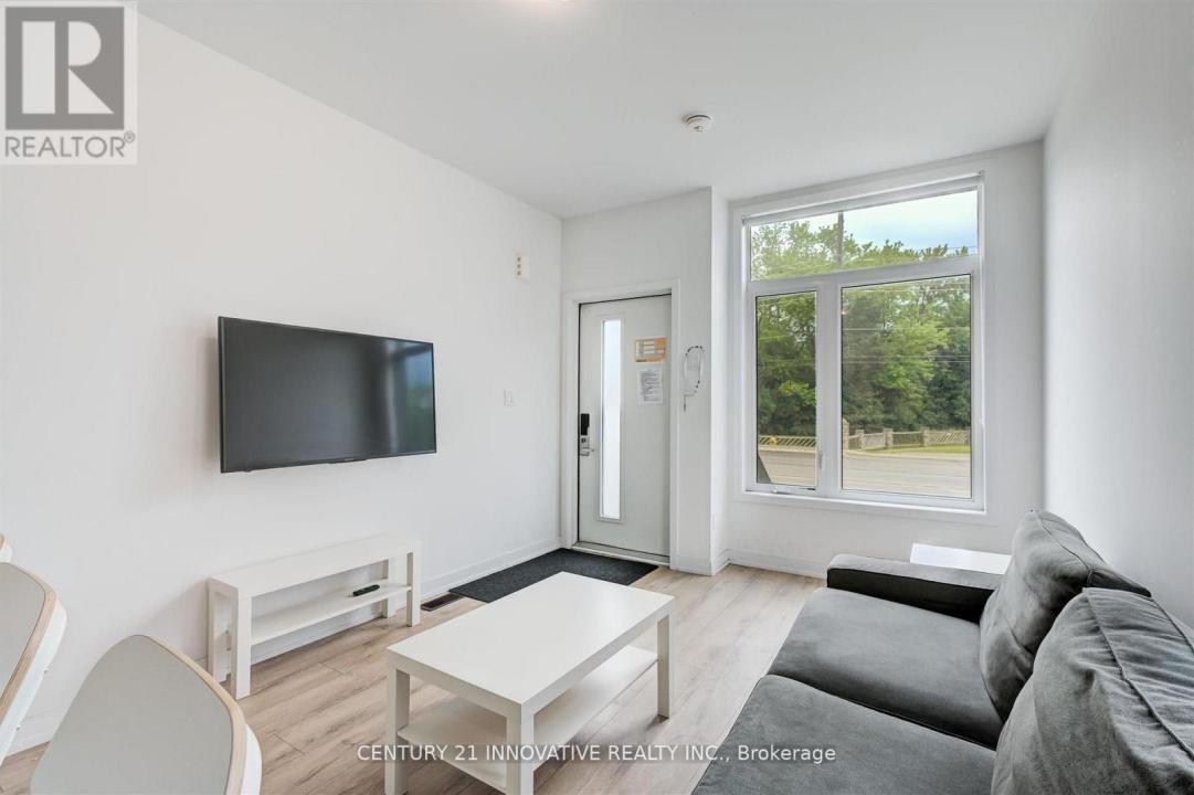1720 SIMCOE STREET, Oshawa (samac), أونتاريو L1G 4X9, كندا