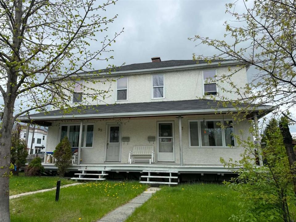 97-99 Av. Murdoch, Rouyn-Noranda, 퀘벡주 J9X 1C8, 캐나다