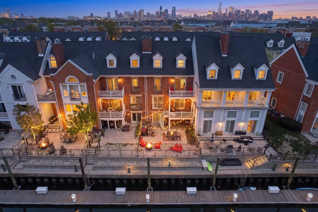 26 HALF MOON ISLE 26, Jc, Greenville, New Jersey 07305