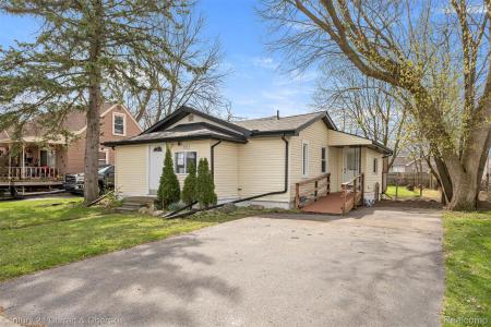 977 Boston Avenue, Waterford Charter Township, Michigan 48328, Estados Unidos