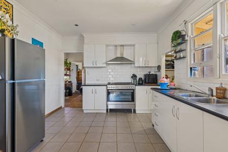 9 Power Street, Harristown, QLD 4350, Australia