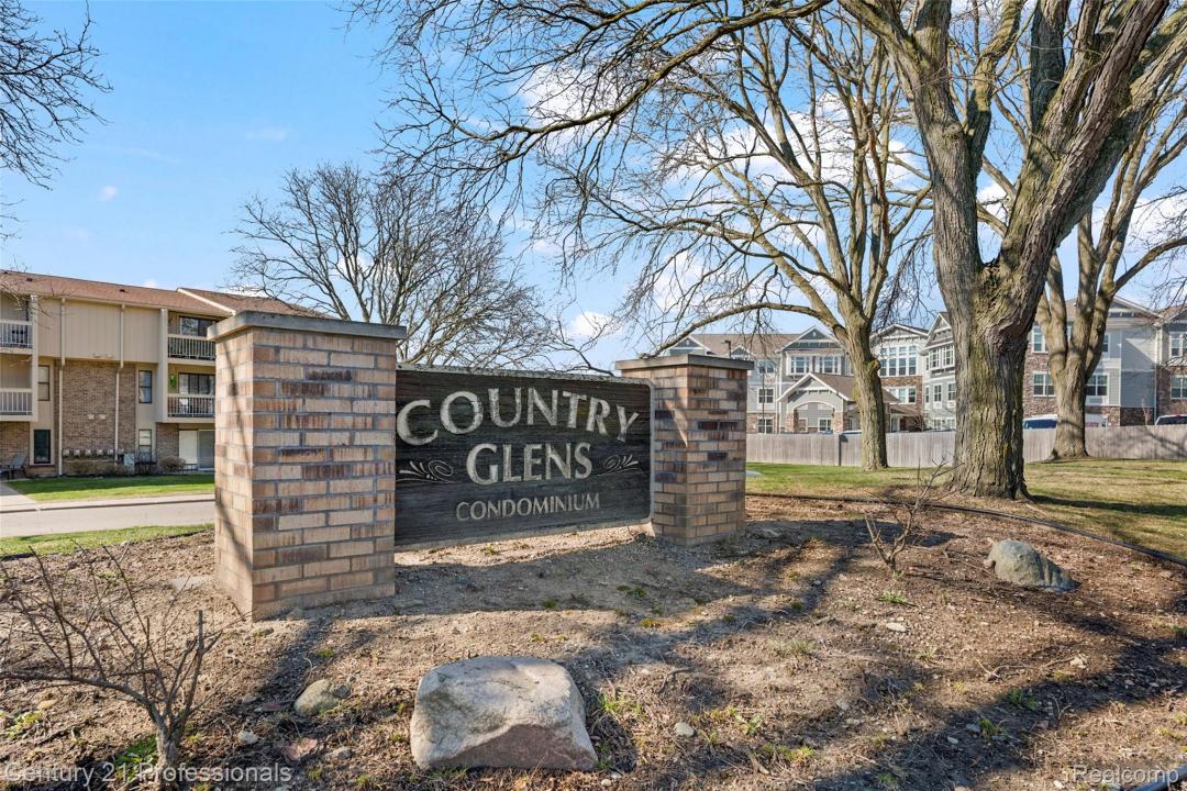 30515 W 14 Mile Road #26, FarmingtonHills, Michigan 48334, États-Unis