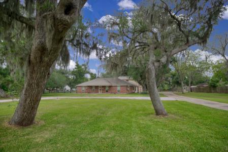 3836 Brazos River Road CR400, Jones Creek, Texas 77541, USA