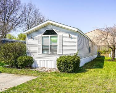 831 N Pontiac Trail Unit 37, Walled Lake, Michigan 48390, USA