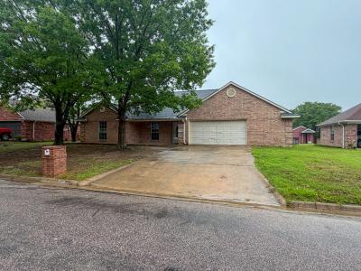 2204 N. Village, Bonham, Texas 75418, HOA KỲ
