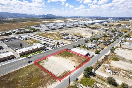 27180 5th, Highland, California 92346, USA