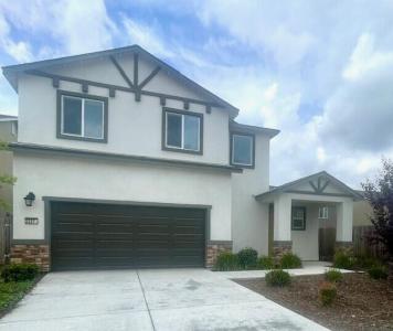 2227 S Crumal Street, Visalia, California 93292, USA