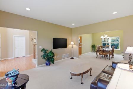 6 Etty Court, Manchester, NJ 08759, USA