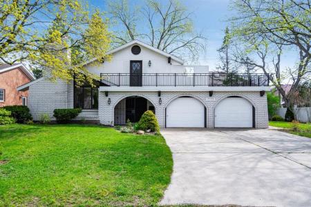 3770 HUNTINGTON, Windsor, Ontario N9E 3W8, Canada