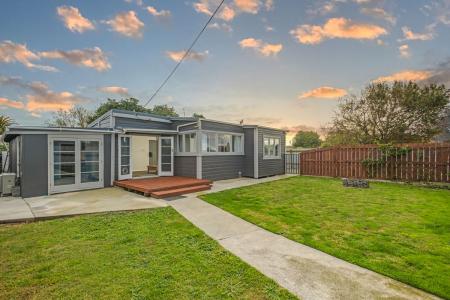 24 Nuku Street, Tangimoana, Manawatu District 4822, New Zealand