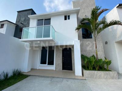 Av. palma real Lote 10, Mza. 1,, Comalcalco, Tabasco 86320, Messico