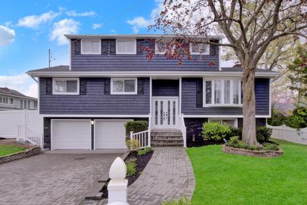 9 Sea Wall Lane, Bayville, NY 11709, USA