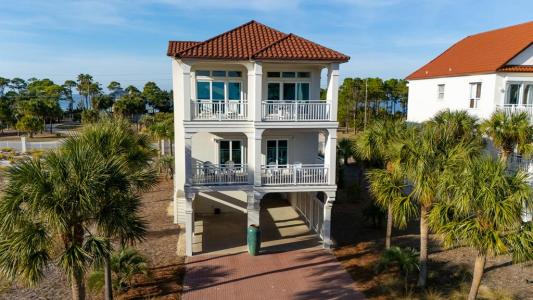 1824 Sunset Drive, Saint George Island, Florida 32328, USA