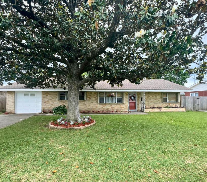 1125 WEST Drive, Westwego, Louisiana 70094, USA