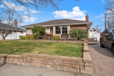 471 Parker Avenue, Levittown, New York 11756, USA