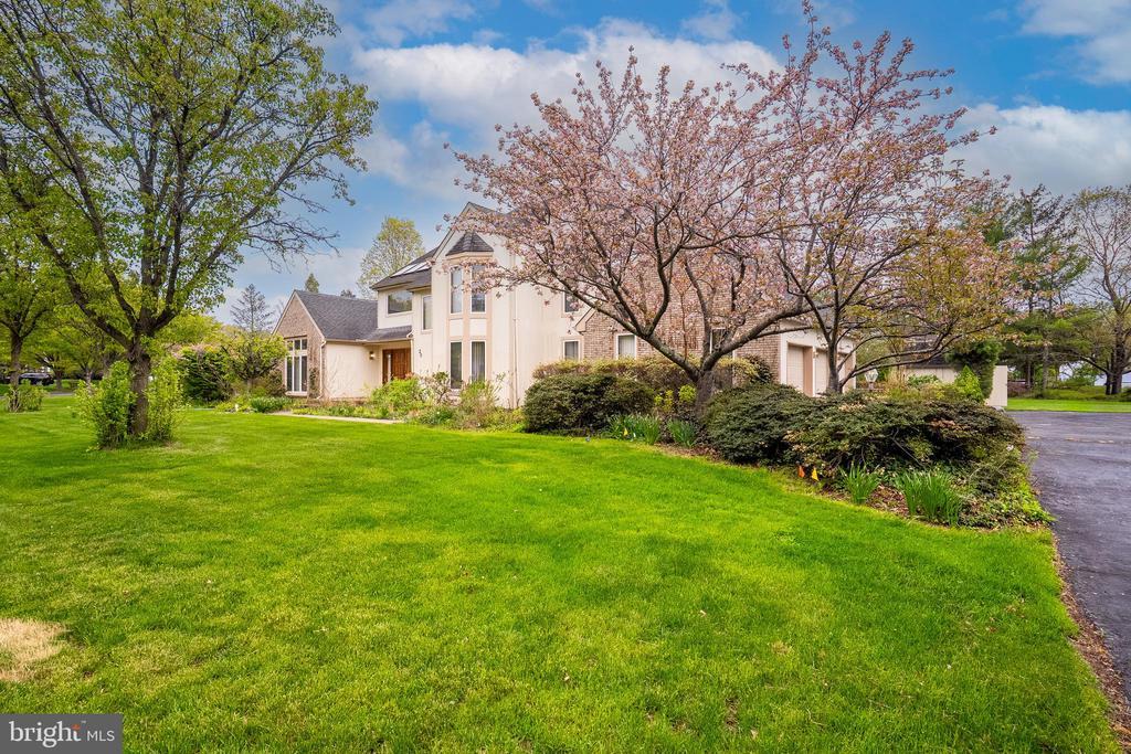 20 Sapphire Drive, West Windsor, ניו ג'רזי 08550, ארצות הברית של אמריקה