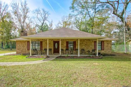 31833 Lawrence St, Denham Springs, לואיזיאנה 70726, ארצות הברית של אמריקה 