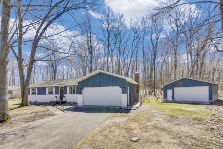 8770 Edward Kumm Drive, Higgins Lake, Michigan 48627, États-Unis