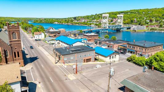 208 E Montezuma, Houghton, Michigan 49931, USA