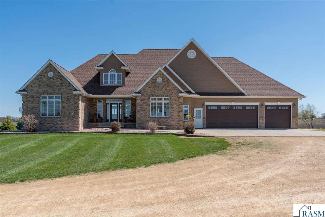 22643 Oriole Circle, Madison Lake, Minnesota 56063