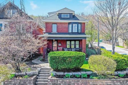 123 HILLCREST AVENUE, Hamilton, Ontario L8P 2X1, Canada