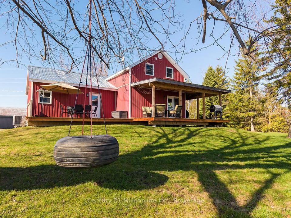 1990 3/4 SUNNIDALE SIDE ROAD, Clearview, Ontario L0M 1S0, Canada